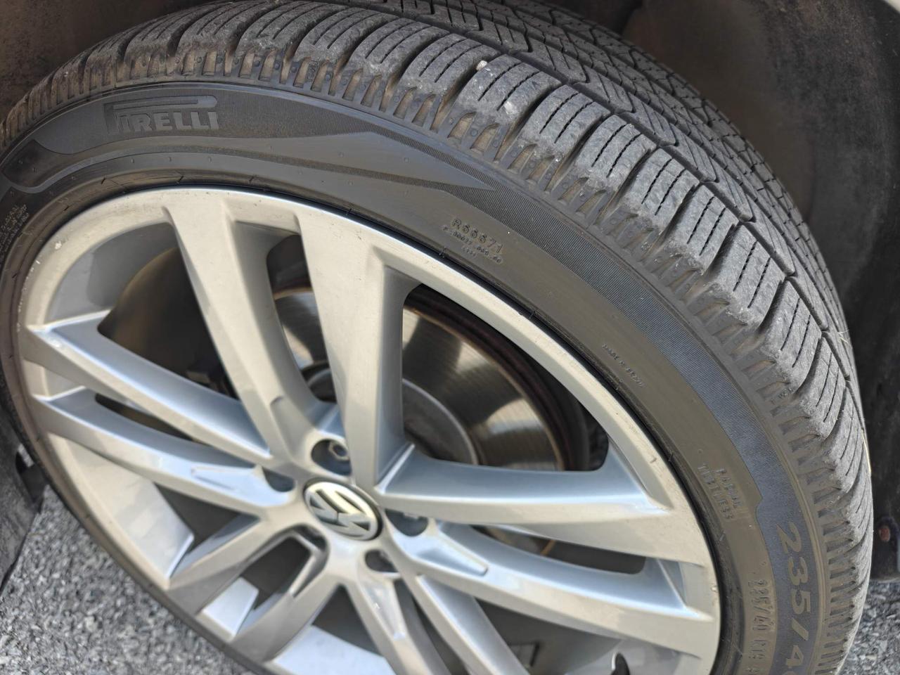 2017 Volkswagen Passat 1.8 TSI Highline 4dr Sedan Photo