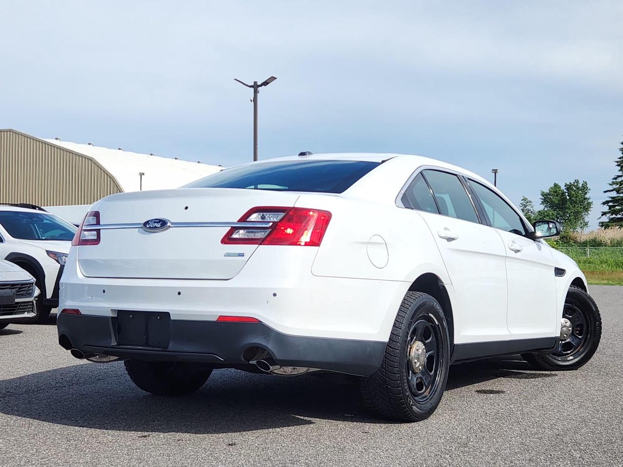 2015 Ford Sedan Police Interceptor Base All-Wheel Drive Photo