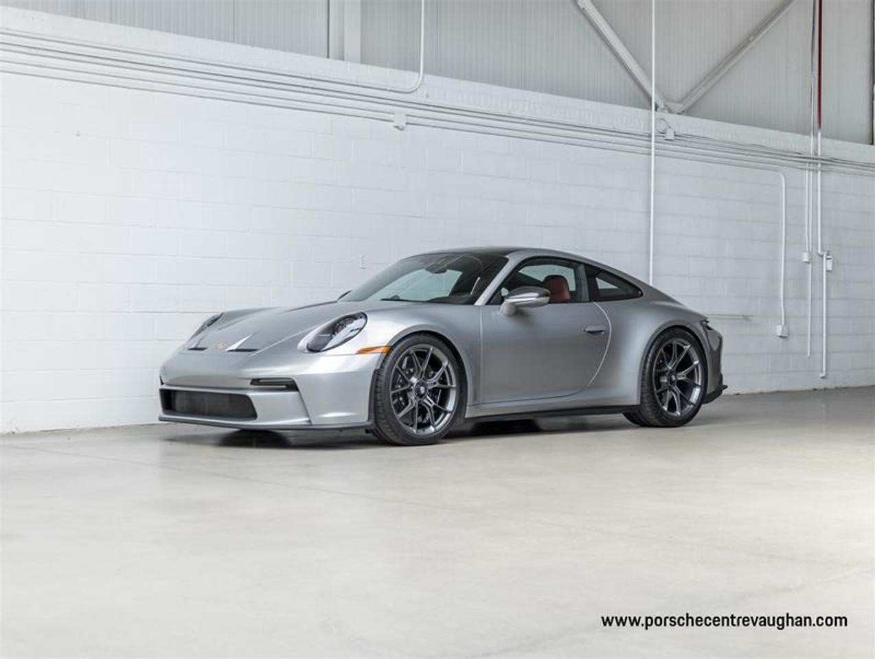 2022 Porsche 911  Photo0