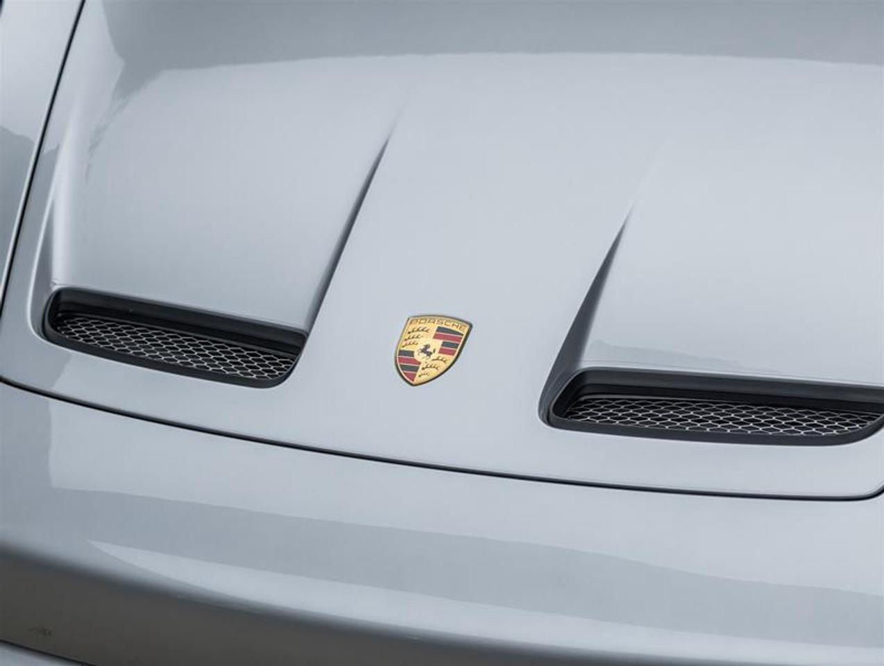 2022 Porsche 911  Photo1