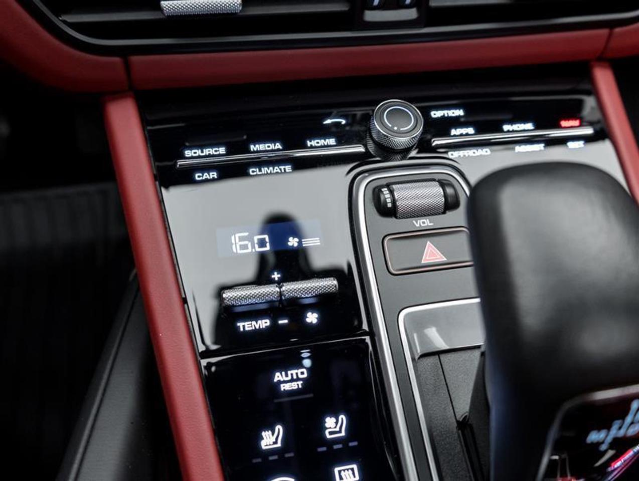 2023 Porsche Cayenne  Photo