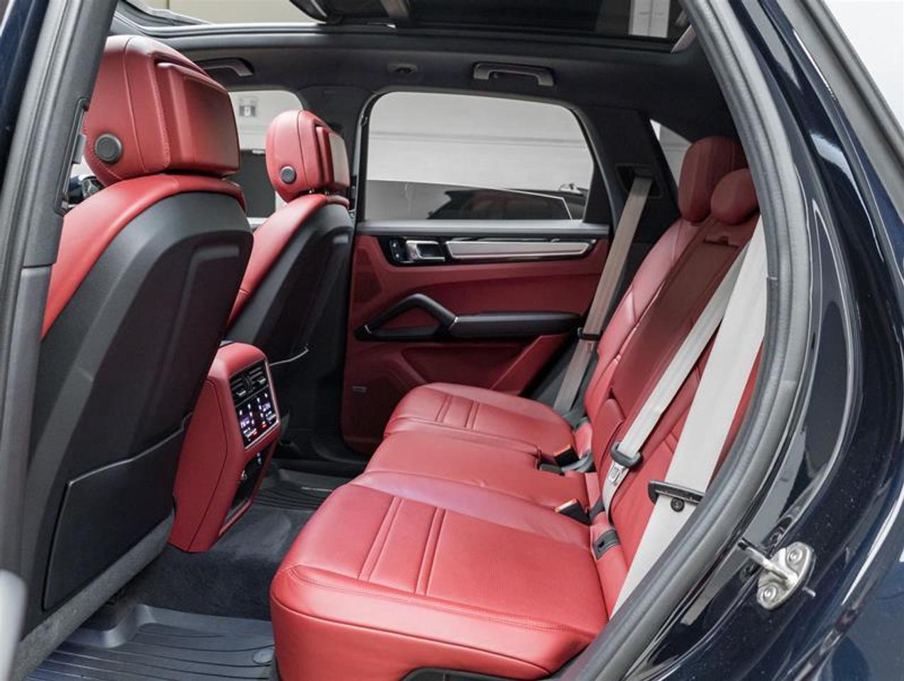 2023 Porsche Cayenne  Photo