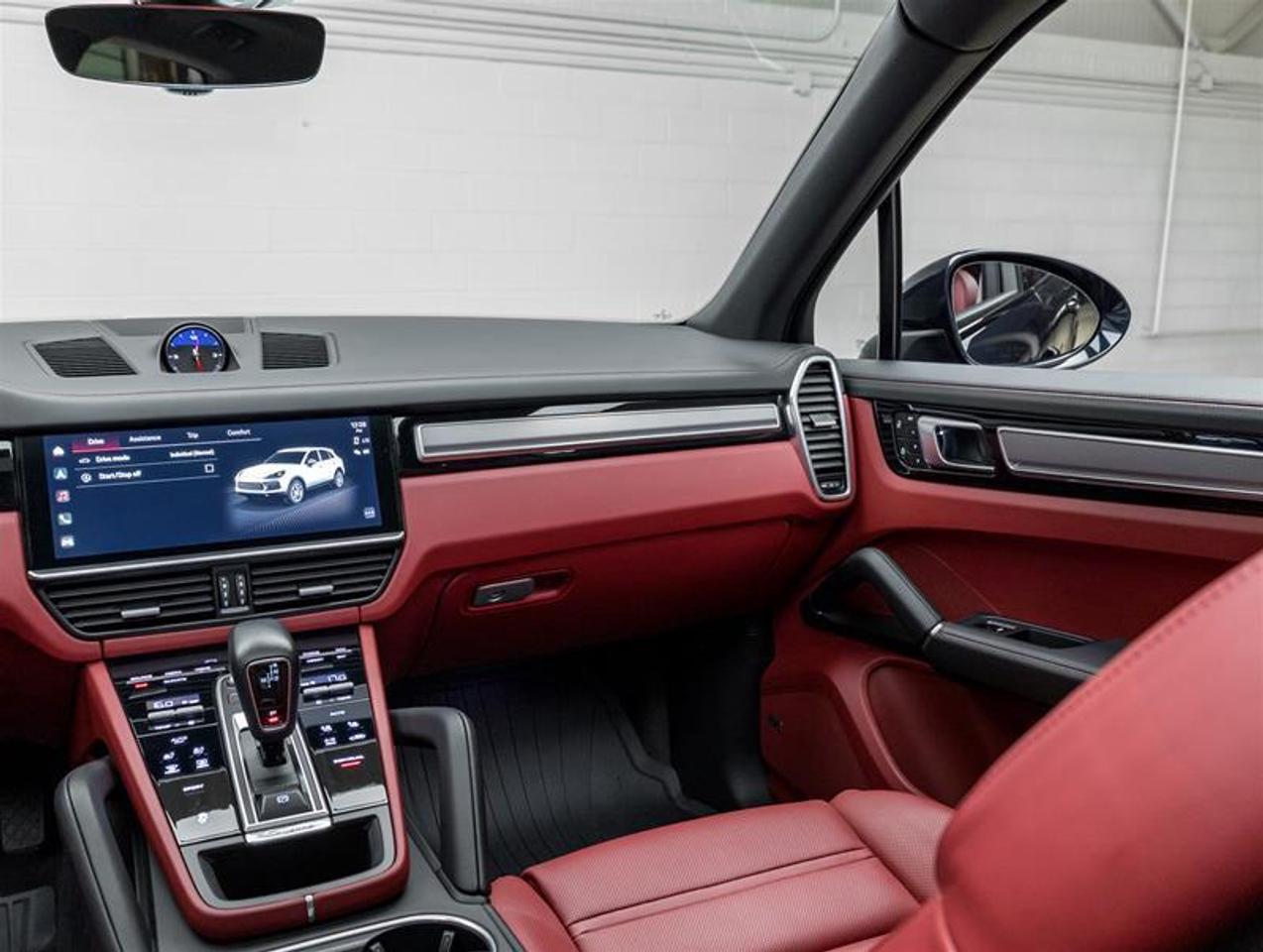 2023 Porsche Cayenne  Photo