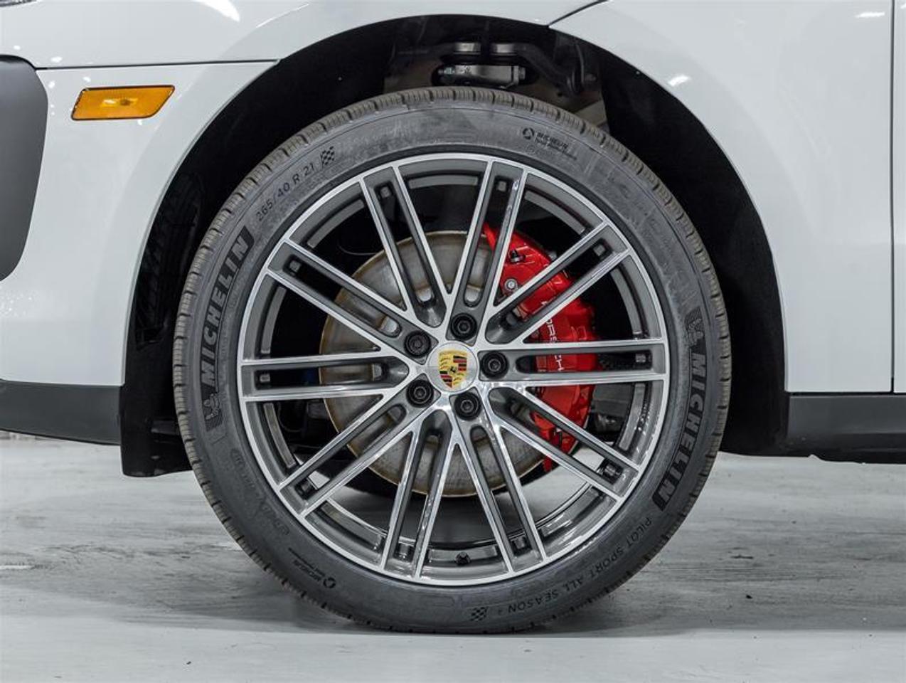 2026 Porsche Macan  Photo