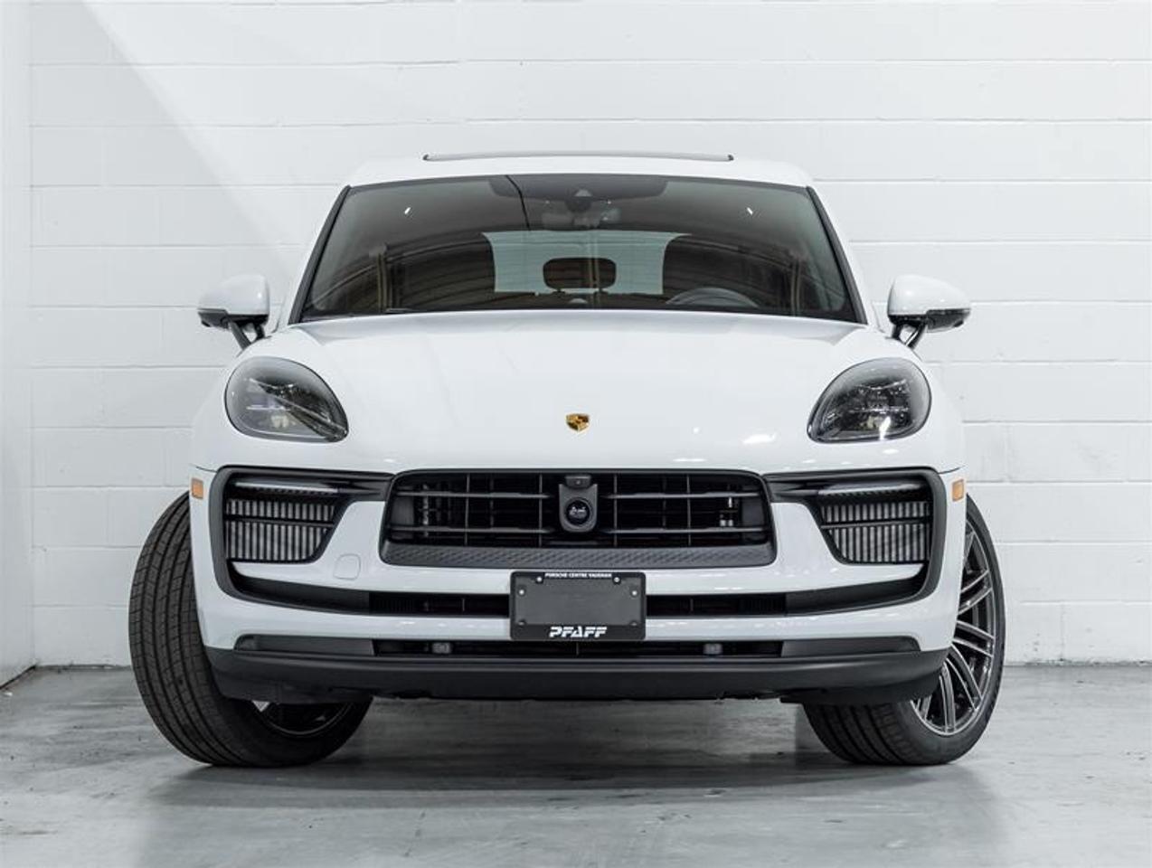 2026 Porsche Macan  Photo