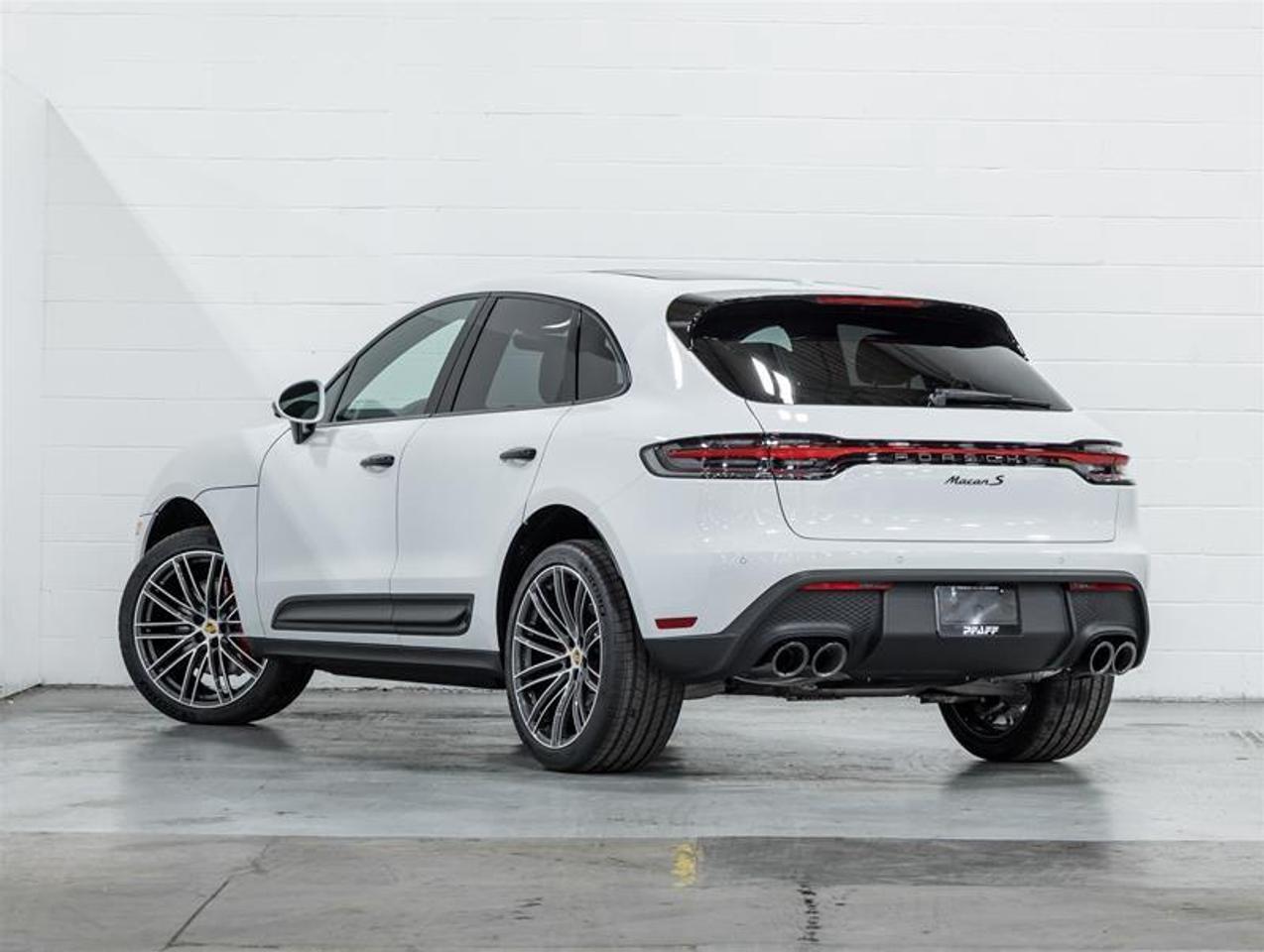 2026 Porsche Macan  Photo