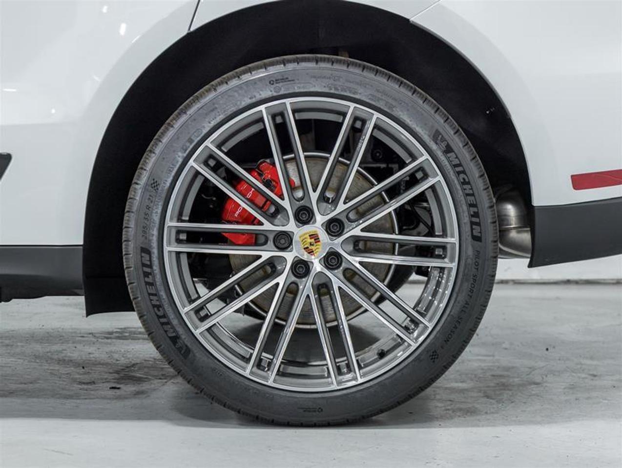 2026 Porsche Macan  Photo