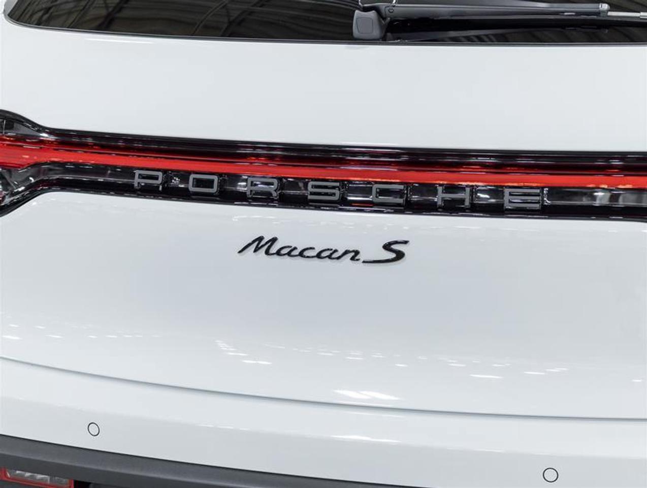 2026 Porsche Macan  Photo
