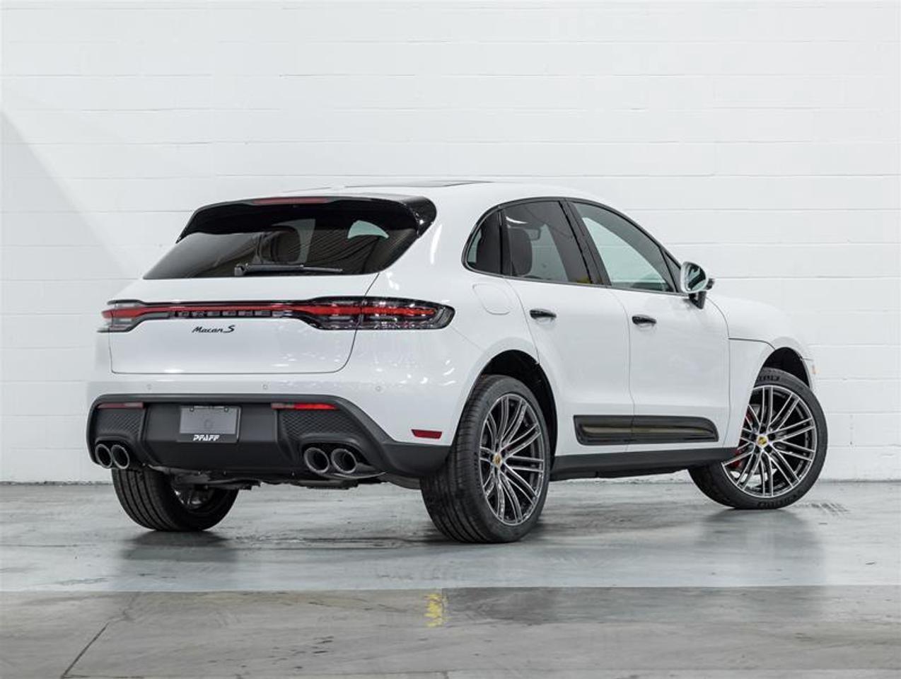 2026 Porsche Macan  Photo