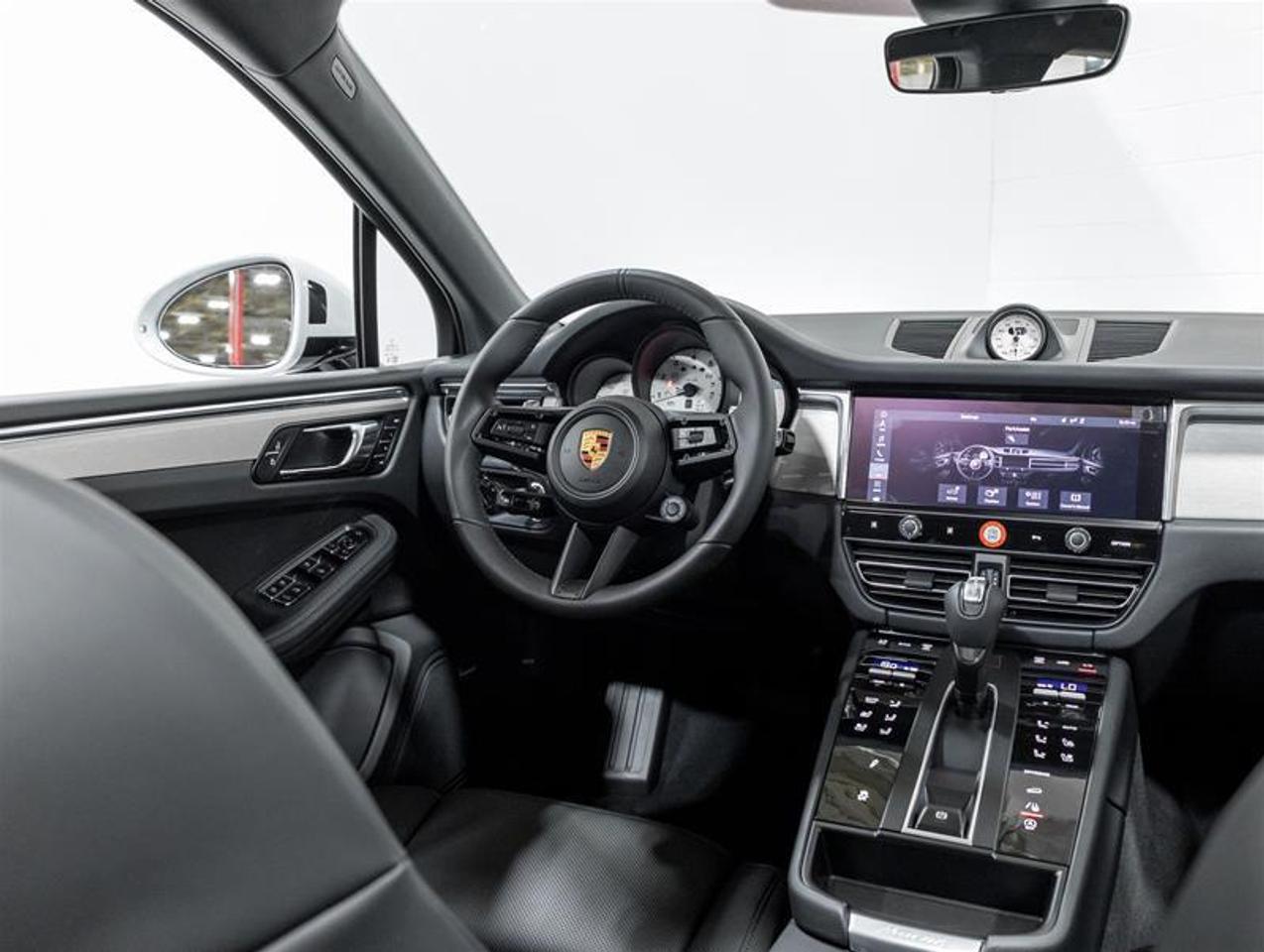 2026 Porsche Macan  Photo