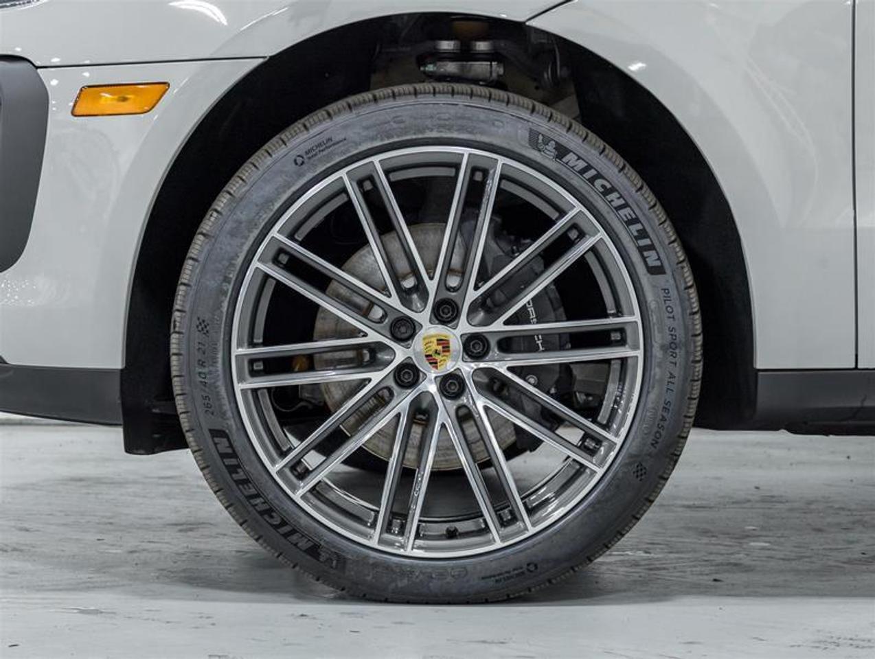 2026 Porsche Macan  Photo