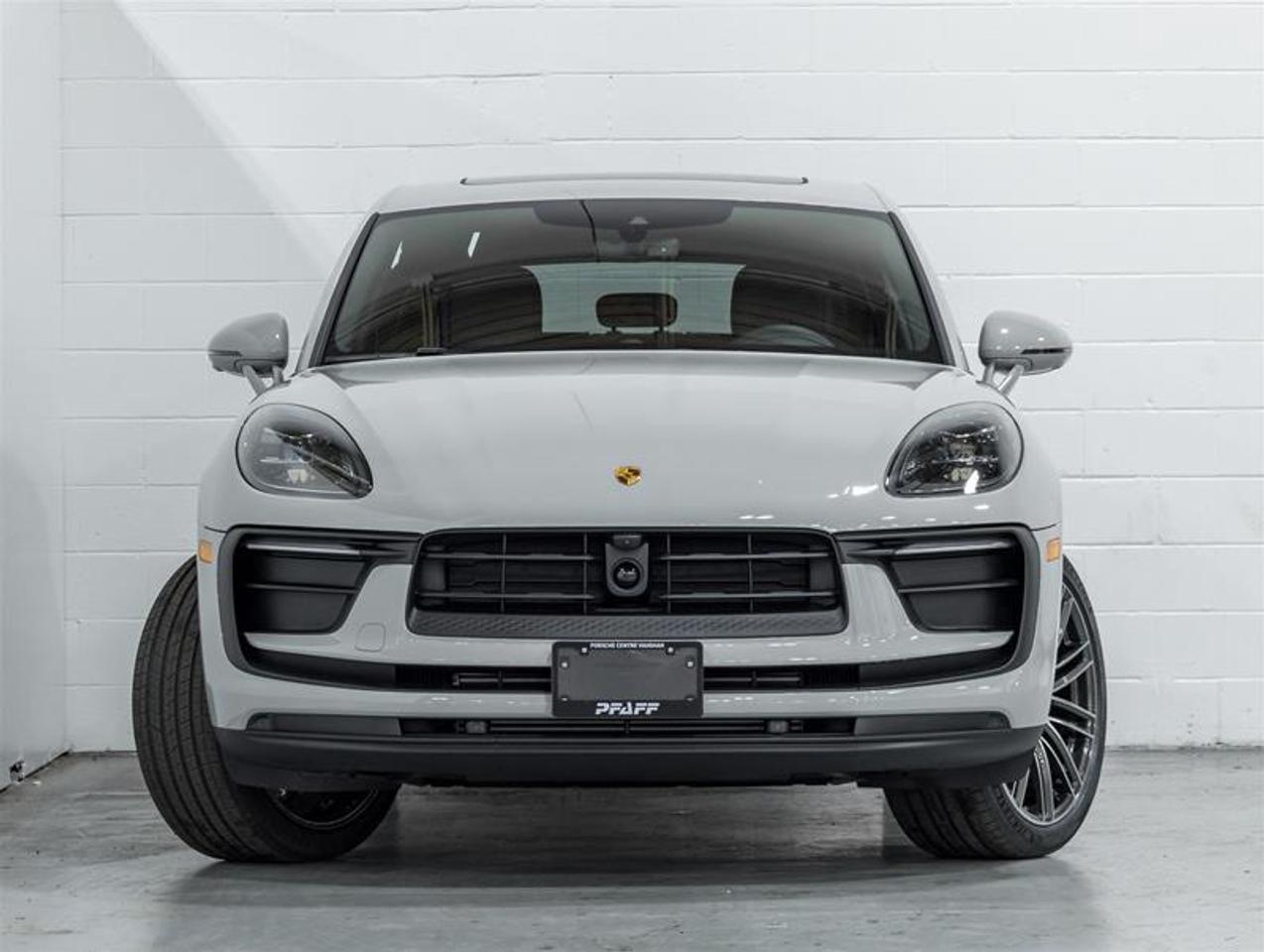 2026 Porsche Macan  Photo5