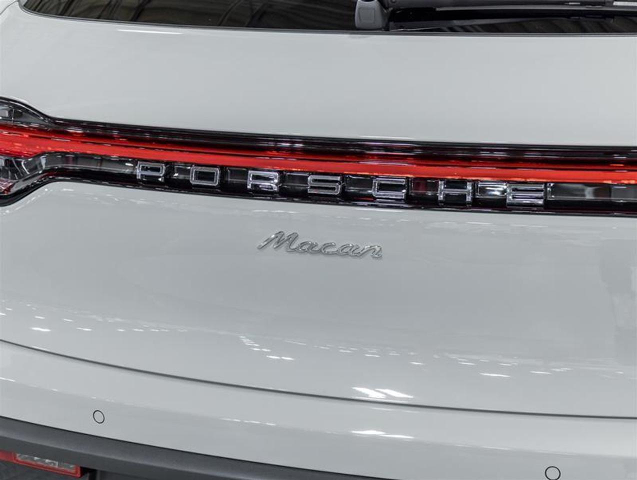 2026 Porsche Macan  Photo