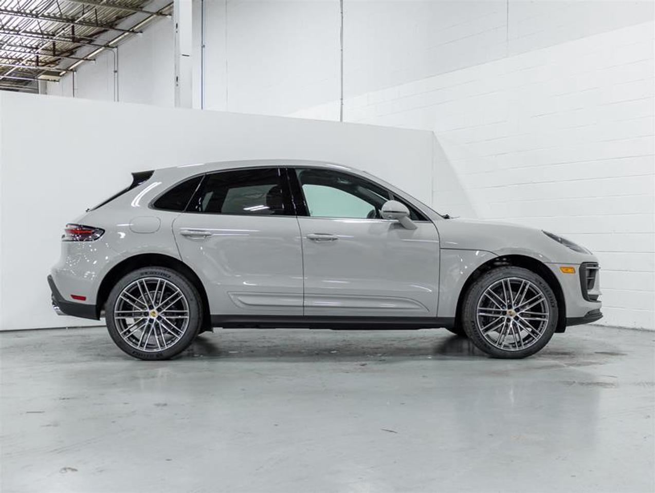 2026 Porsche Macan  Photo