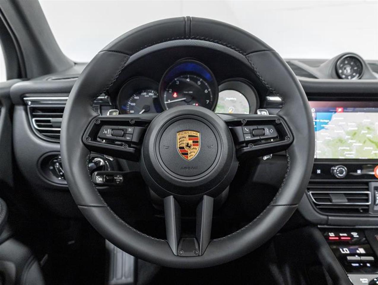 2026 Porsche Macan  Photo