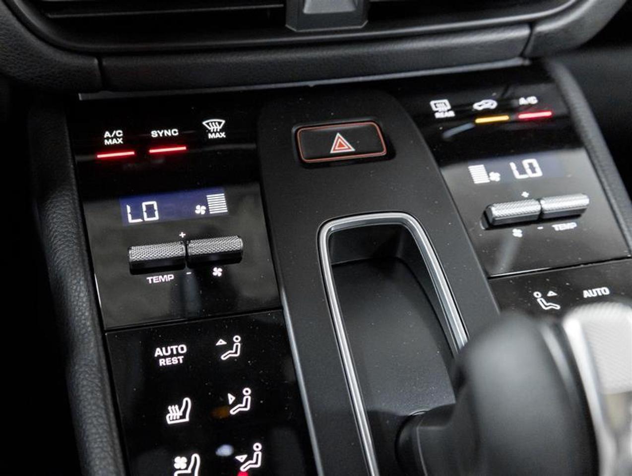 2026 Porsche Macan  Photo