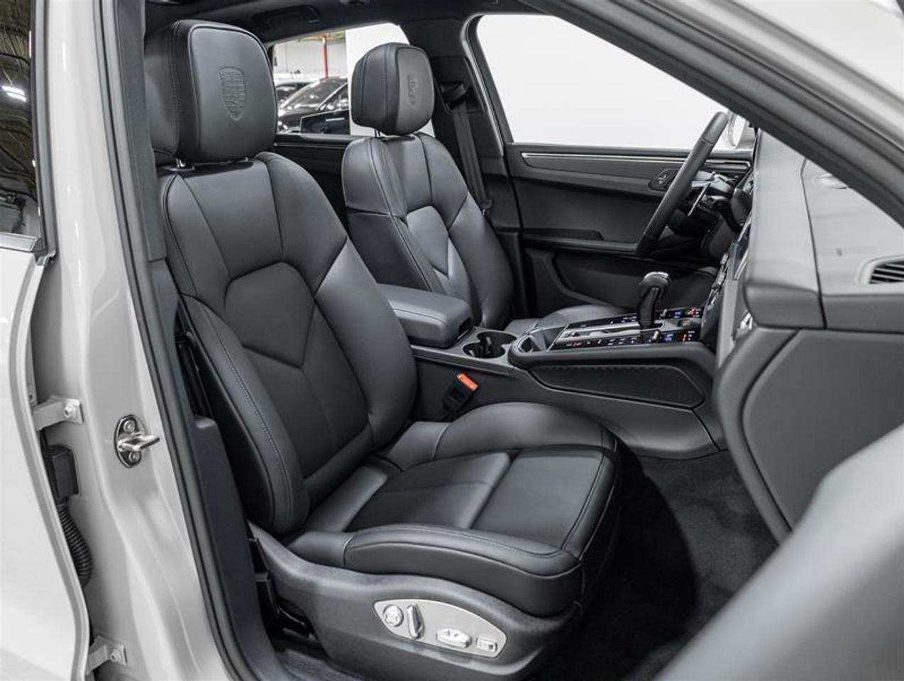 2026 Porsche Macan  Photo