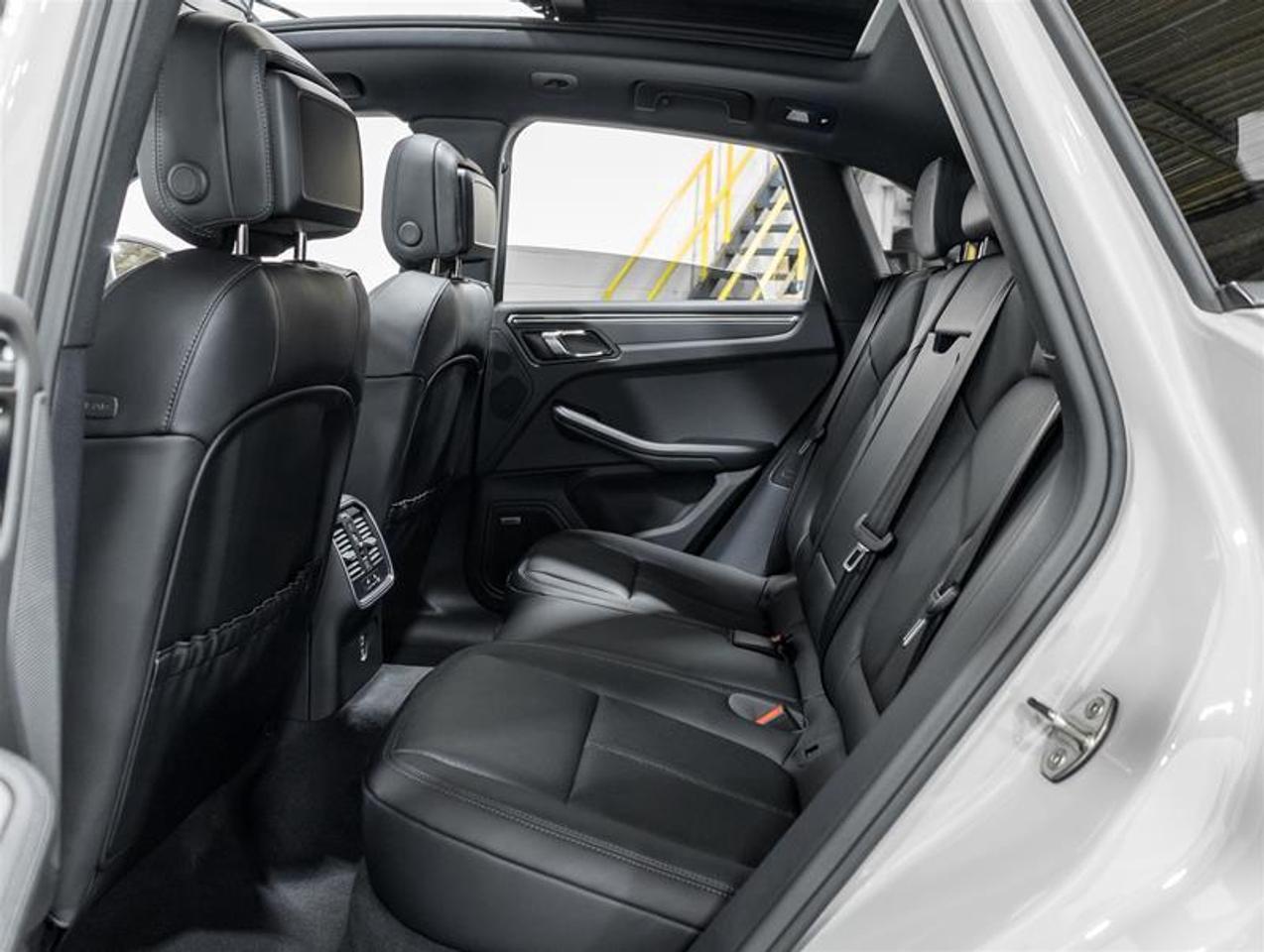 2026 Porsche Macan  Photo