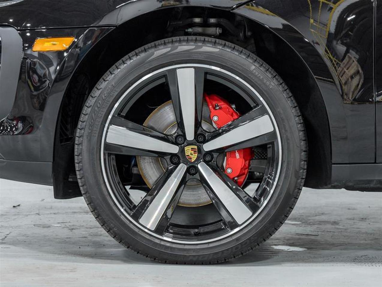 2026 Porsche Macan  Photo4