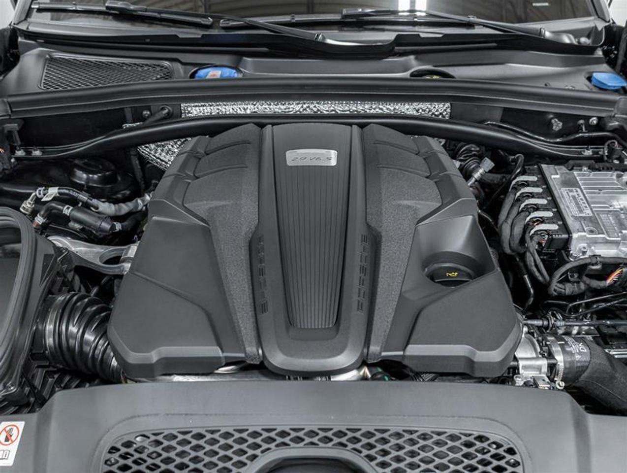 2026 Porsche Macan  Photo
