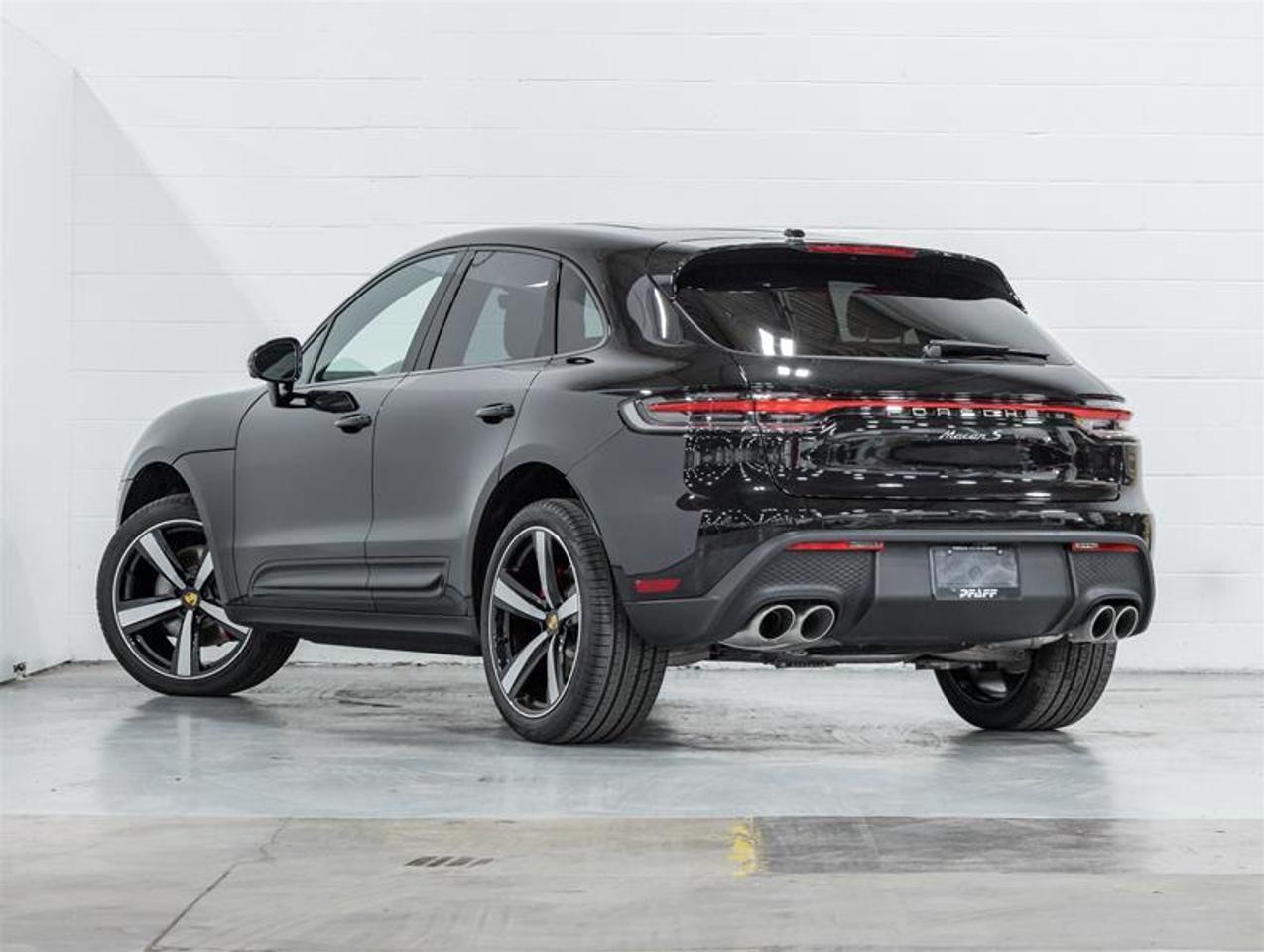 2026 Porsche Macan  Photo