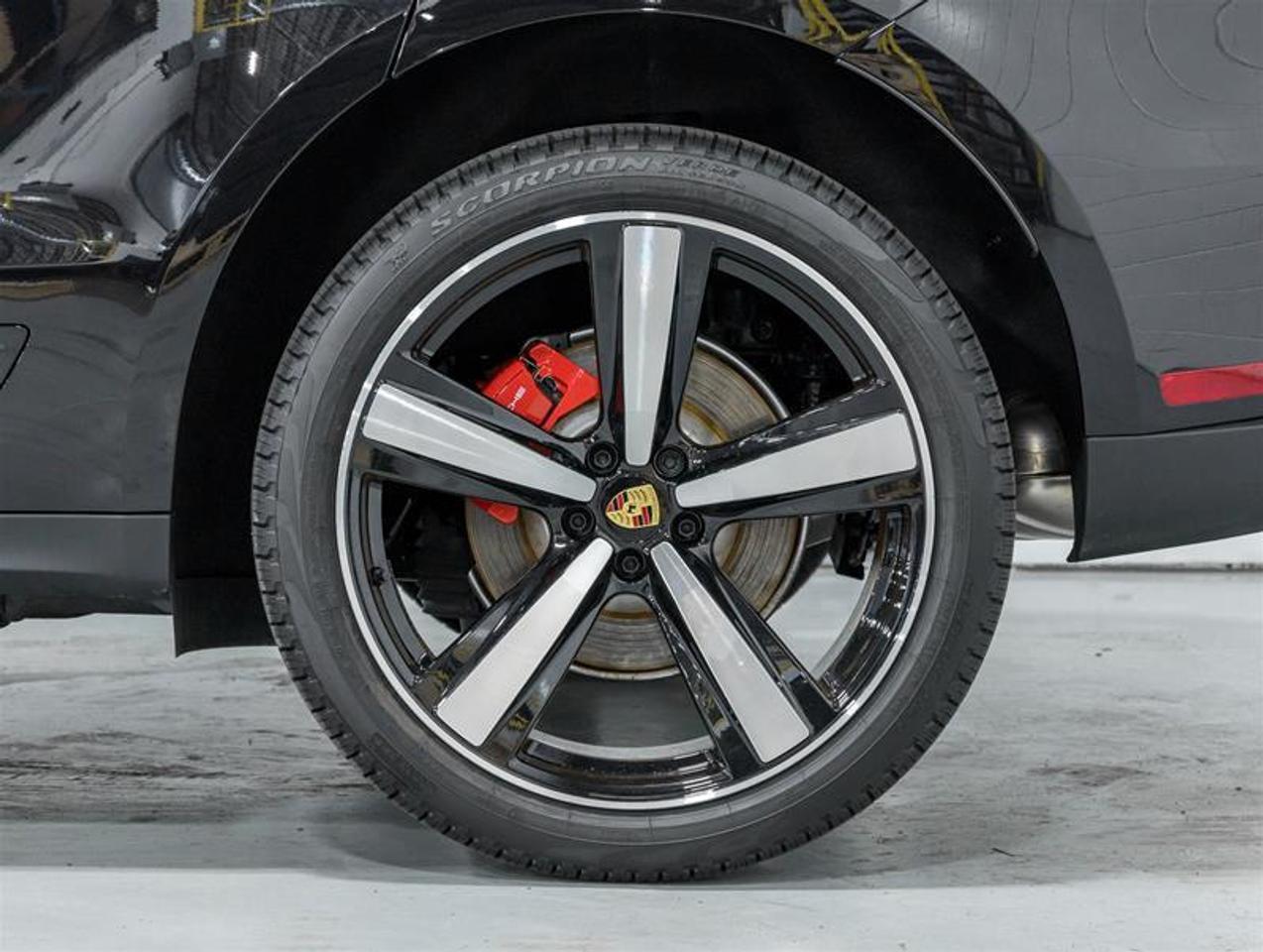2026 Porsche Macan  Photo