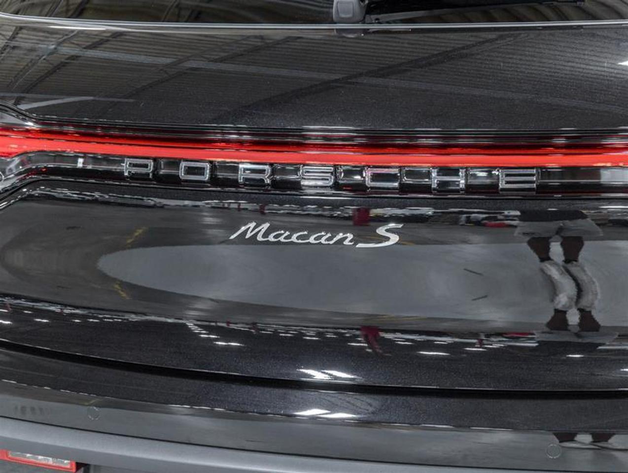 2026 Porsche Macan  Photo