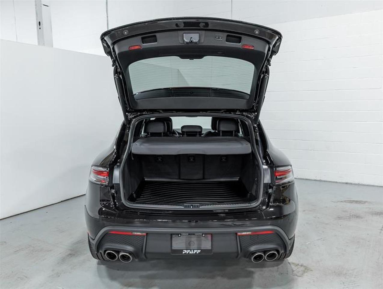 2026 Porsche Macan  Photo