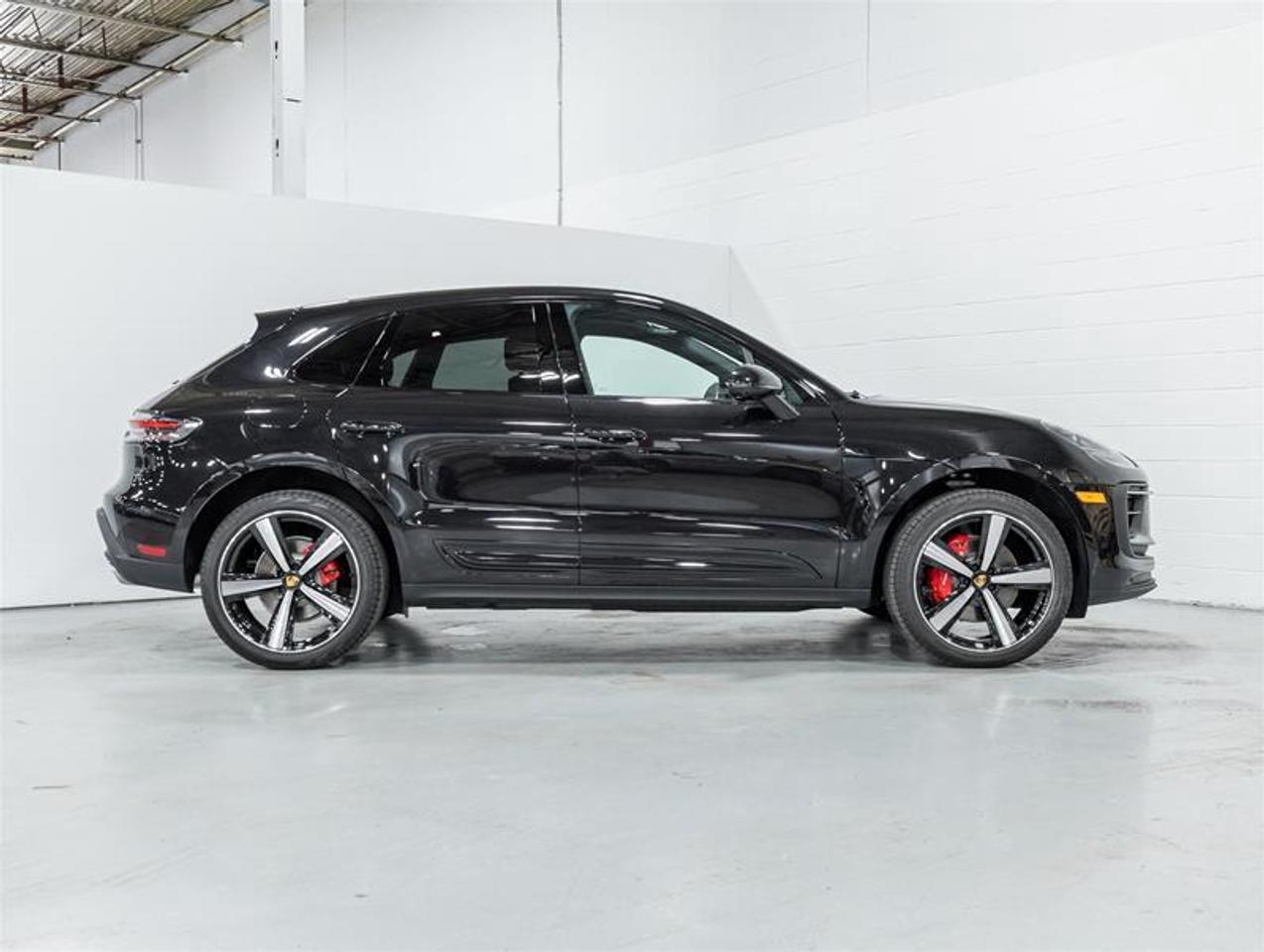 2026 Porsche Macan  Photo