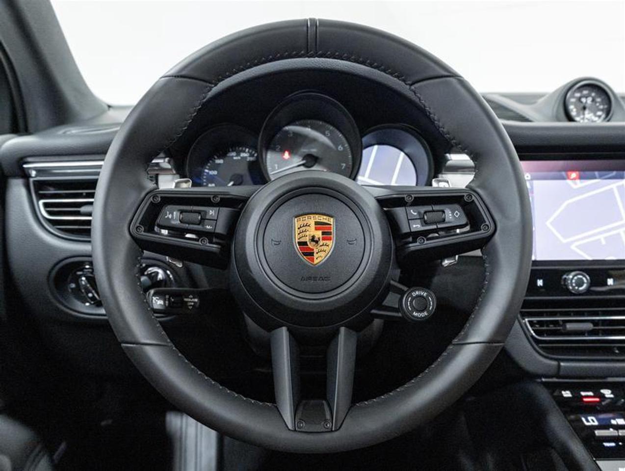 2026 Porsche Macan  Photo