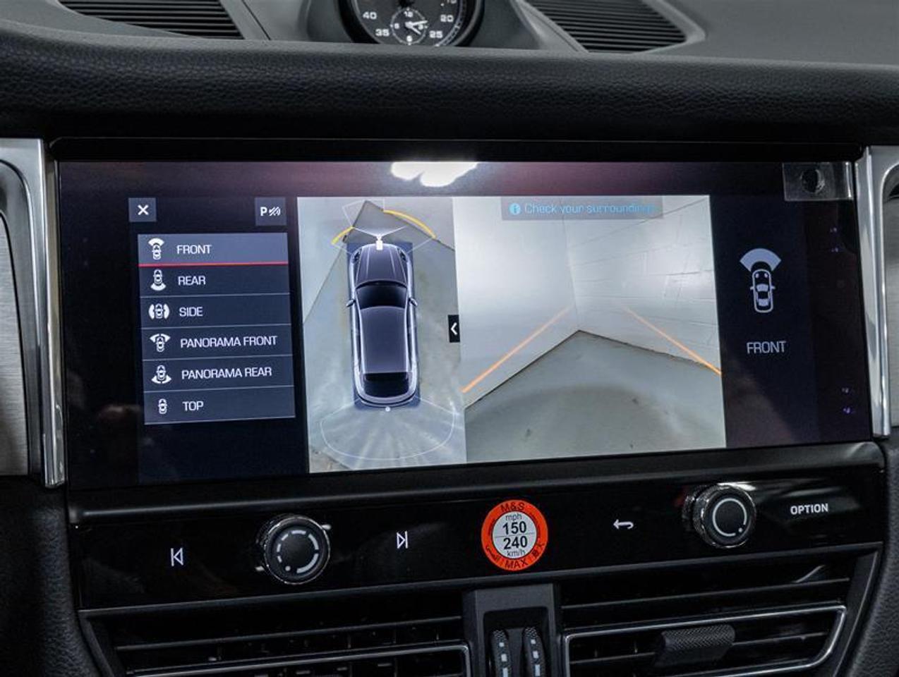 2026 Porsche Macan  Photo