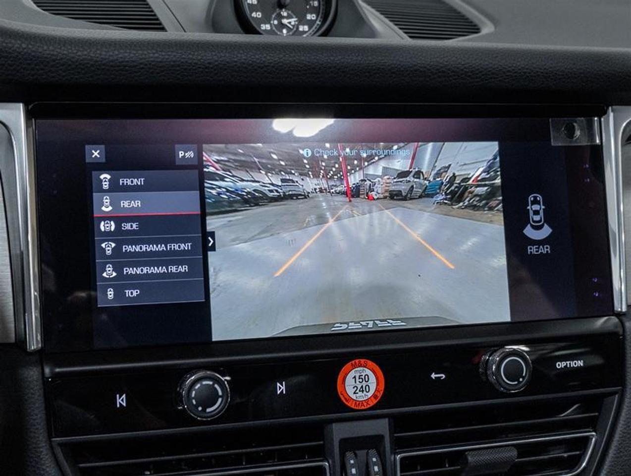 2026 Porsche Macan  Photo