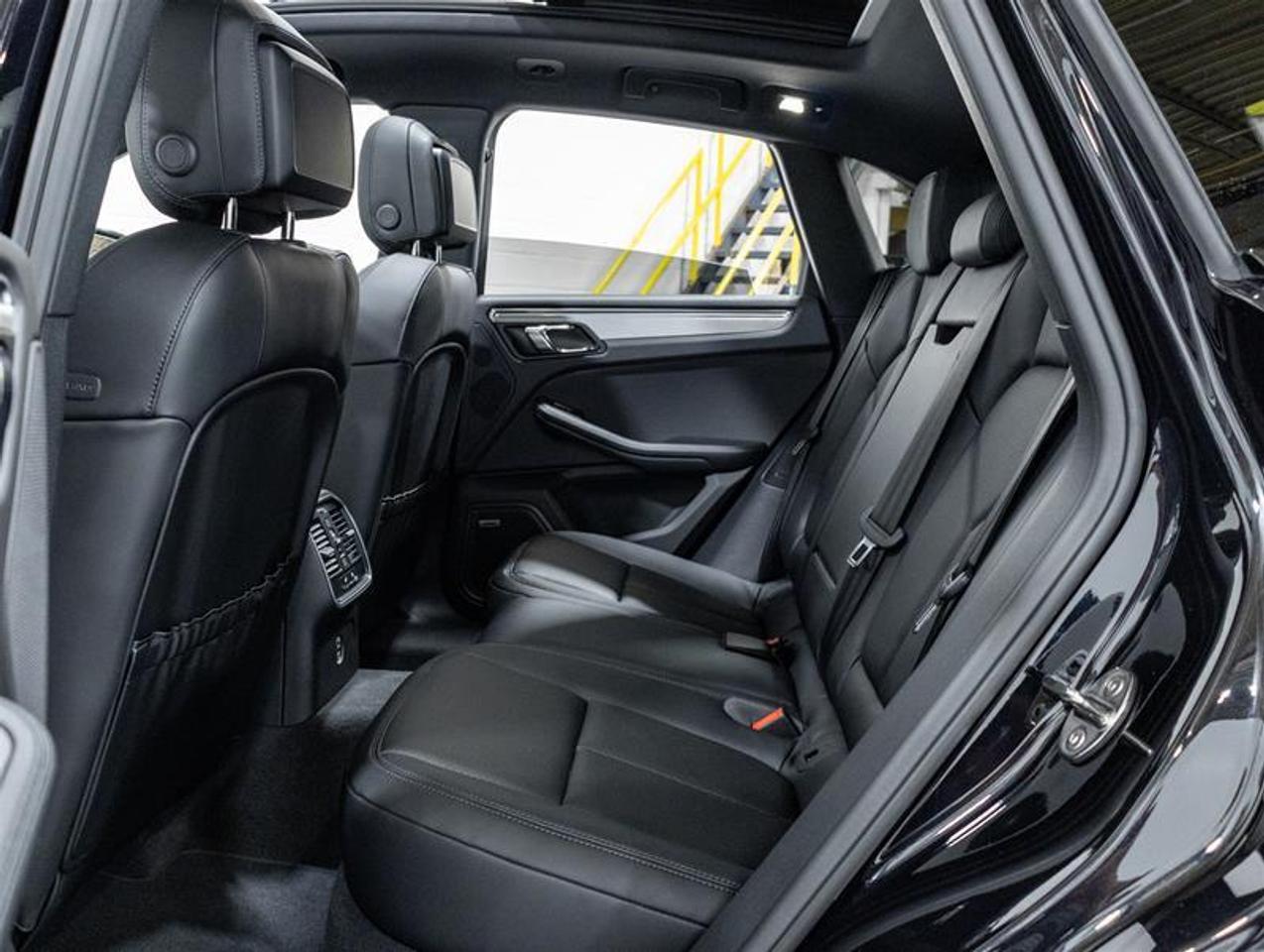 2026 Porsche Macan  Photo