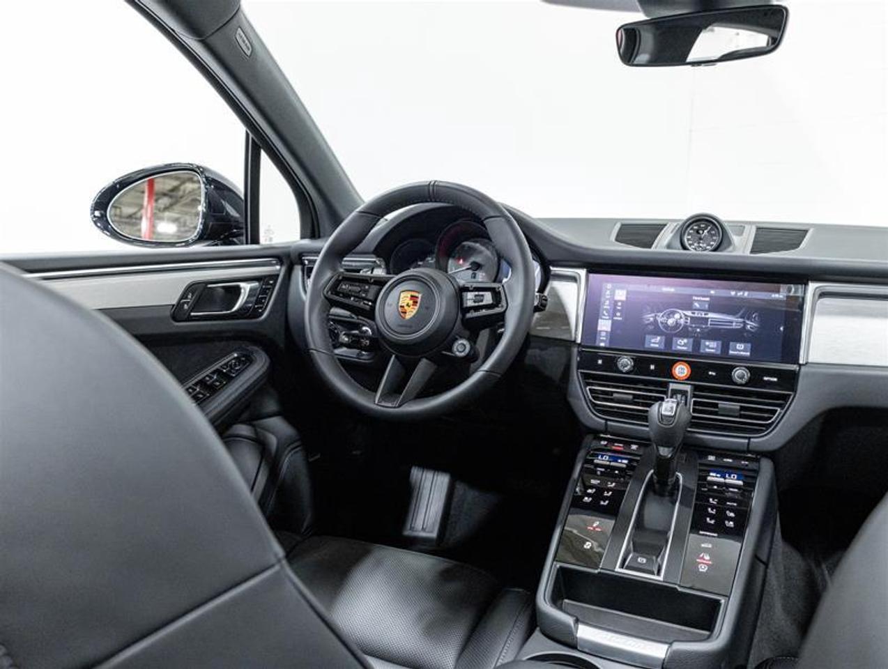 2026 Porsche Macan  Photo