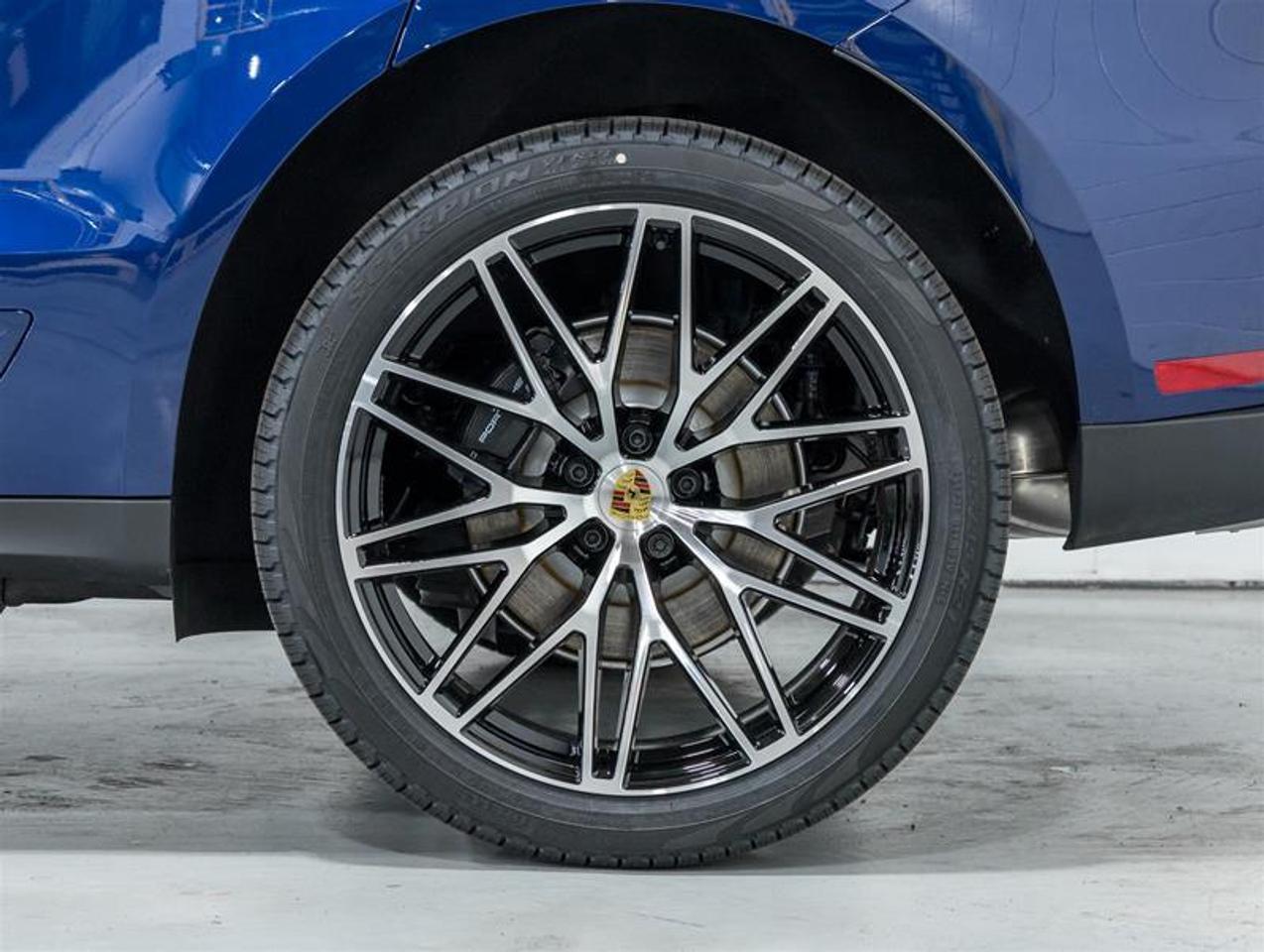 2026 Porsche Macan  Photo