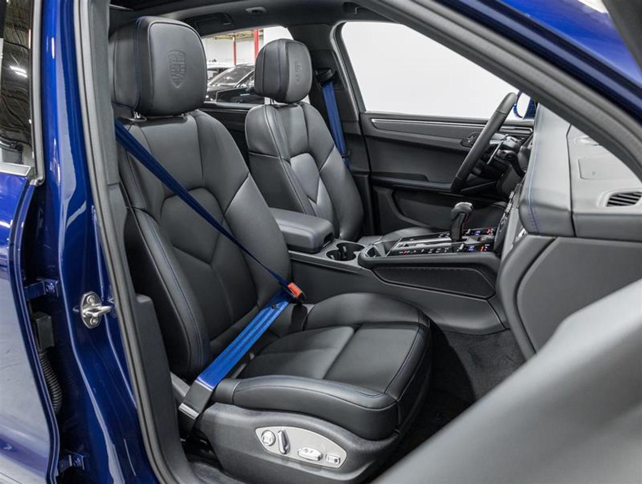 2026 Porsche Macan  Photo