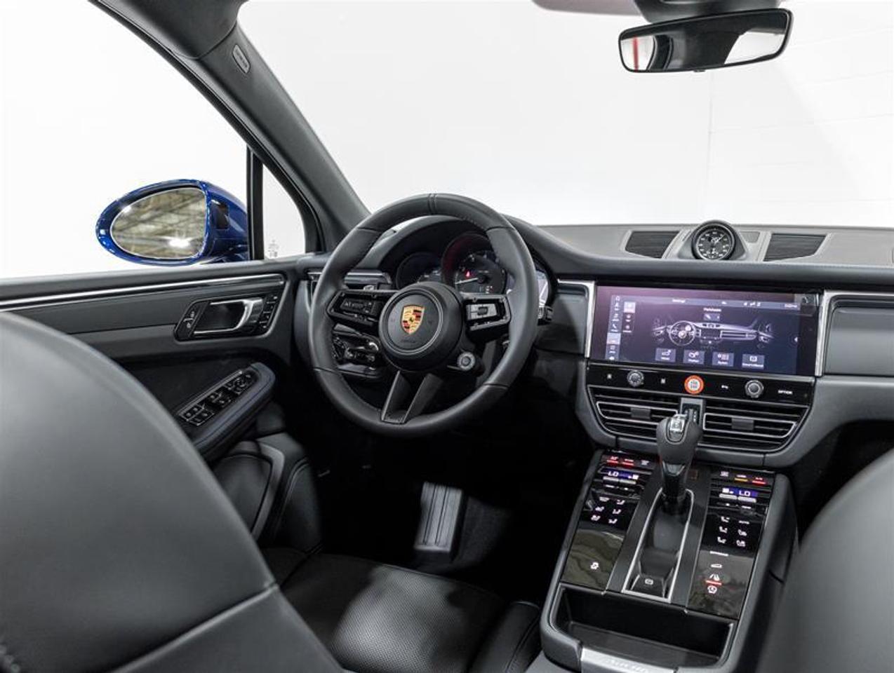 2026 Porsche Macan  Photo