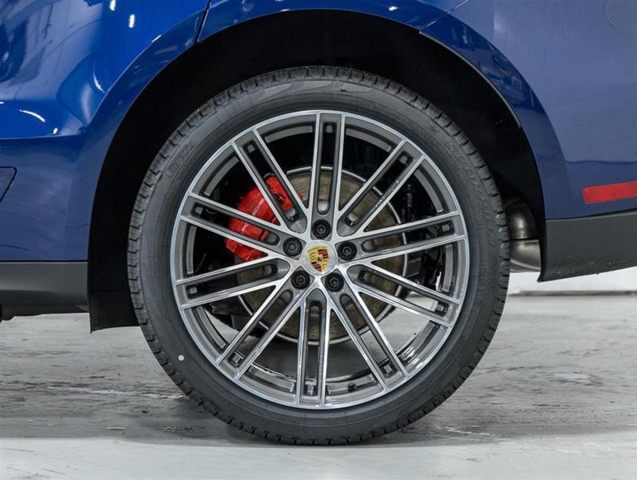 2026 Porsche Macan  Photo