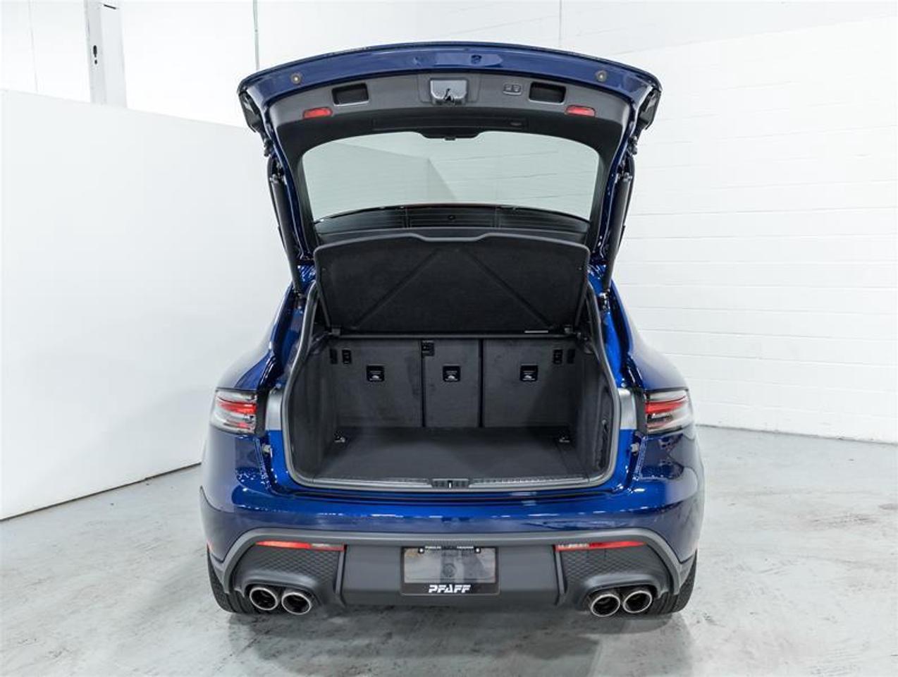 2026 Porsche Macan  Photo
