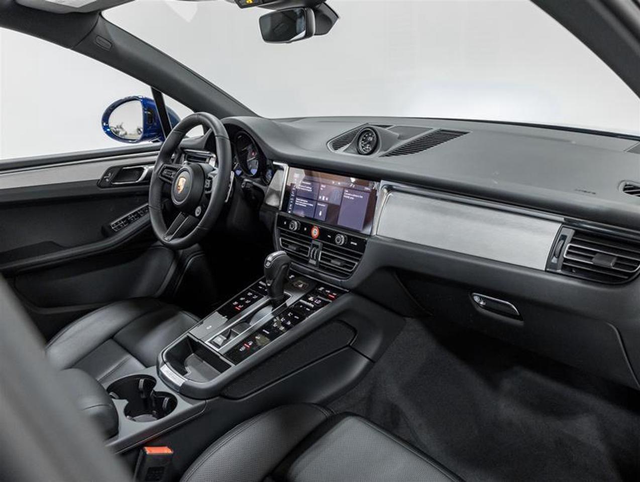 2026 Porsche Macan  Photo