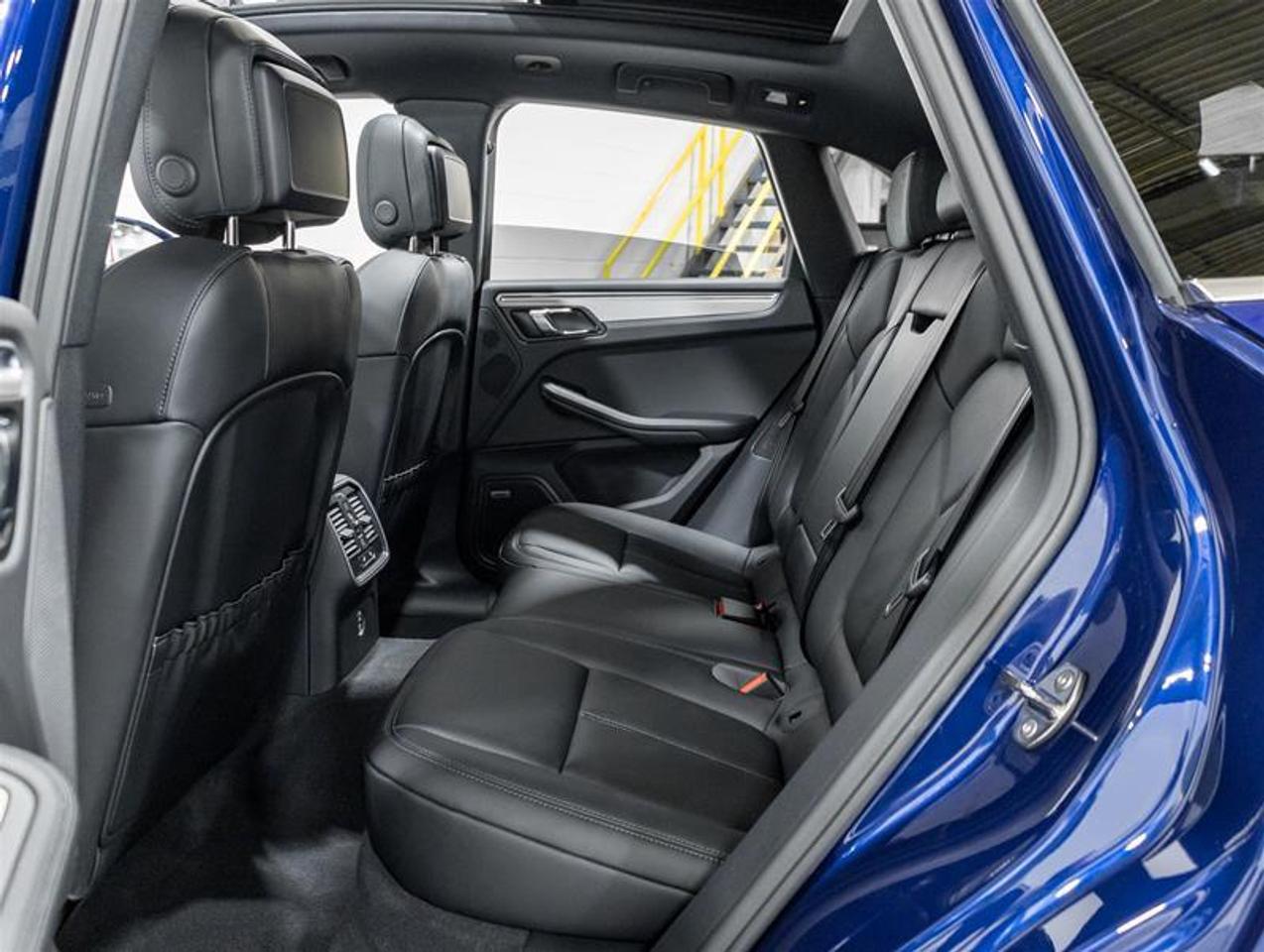 2026 Porsche Macan  Photo