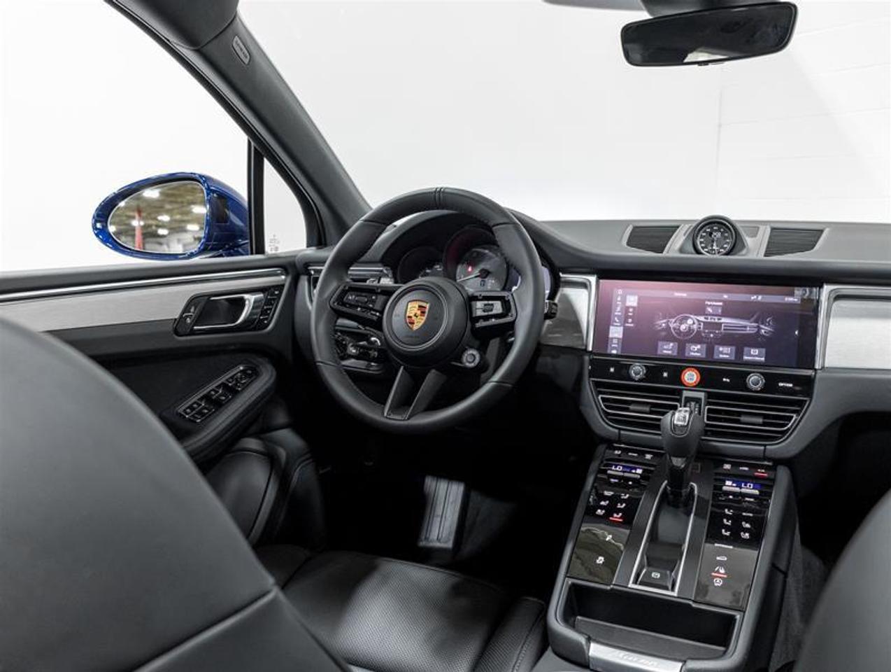 2026 Porsche Macan  Photo
