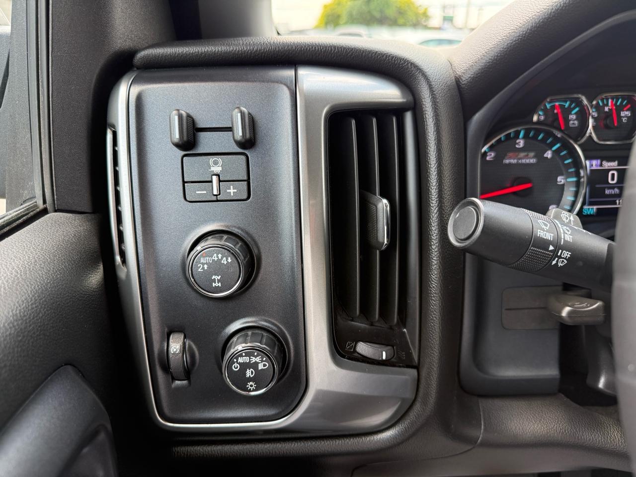 2018 Chevrolet Silverado 1500 4WD LT w/2LT Z71 Off-Road 5.3L V8 Full Service At Photo