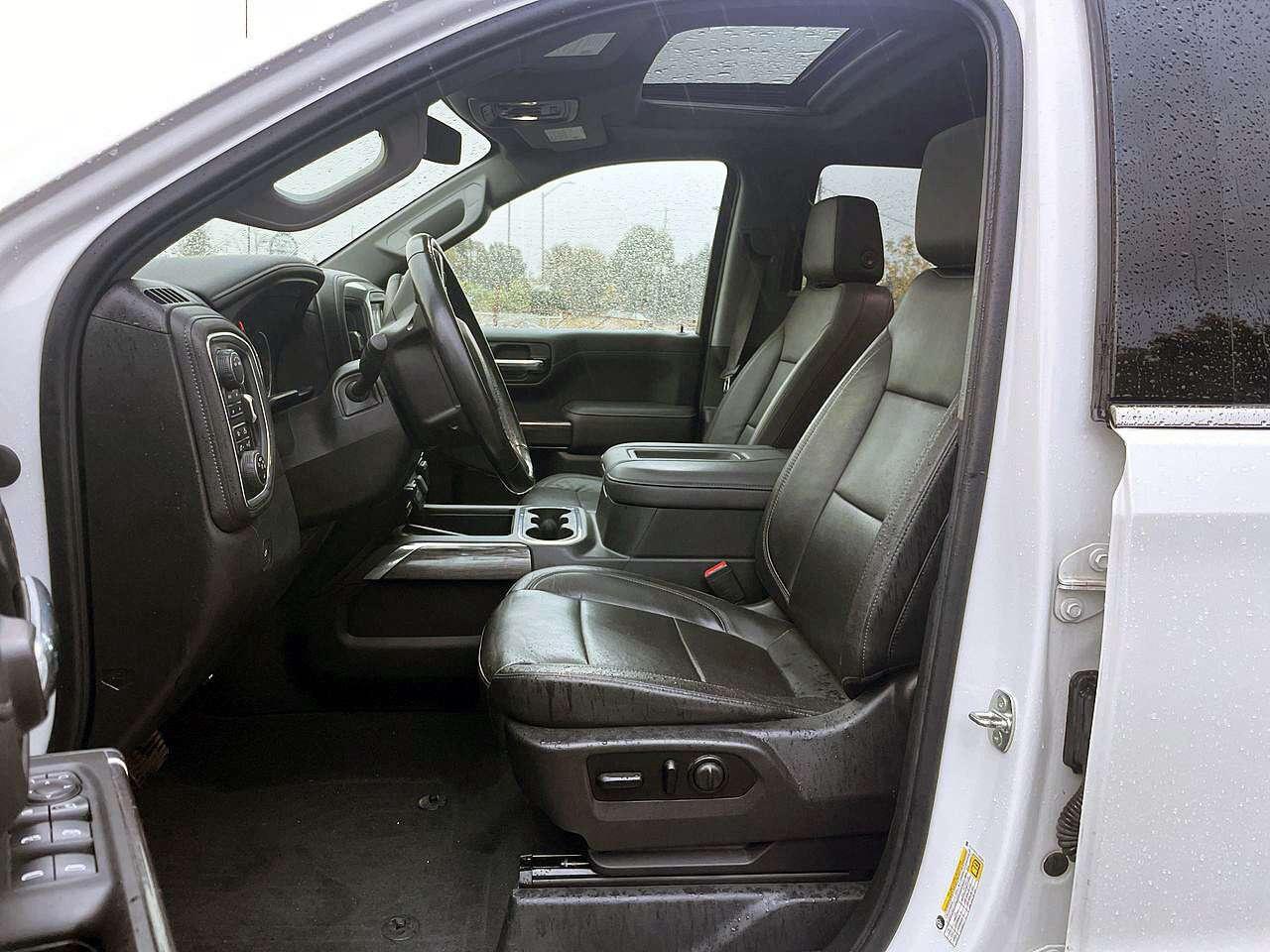 2020 Chevrolet Silverado 1500 Crew Cab 4x4 Duromax 3L Diesel   Leather seats   S Photo