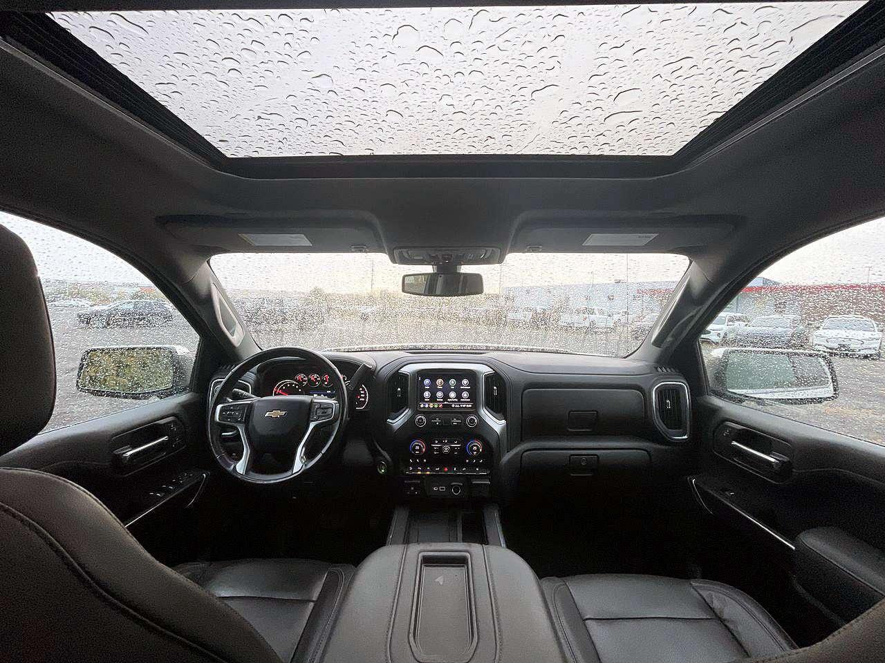 2020 Chevrolet Silverado 1500 Crew Cab 4x4 Duromax 3L Diesel   Leather seats   S Photo