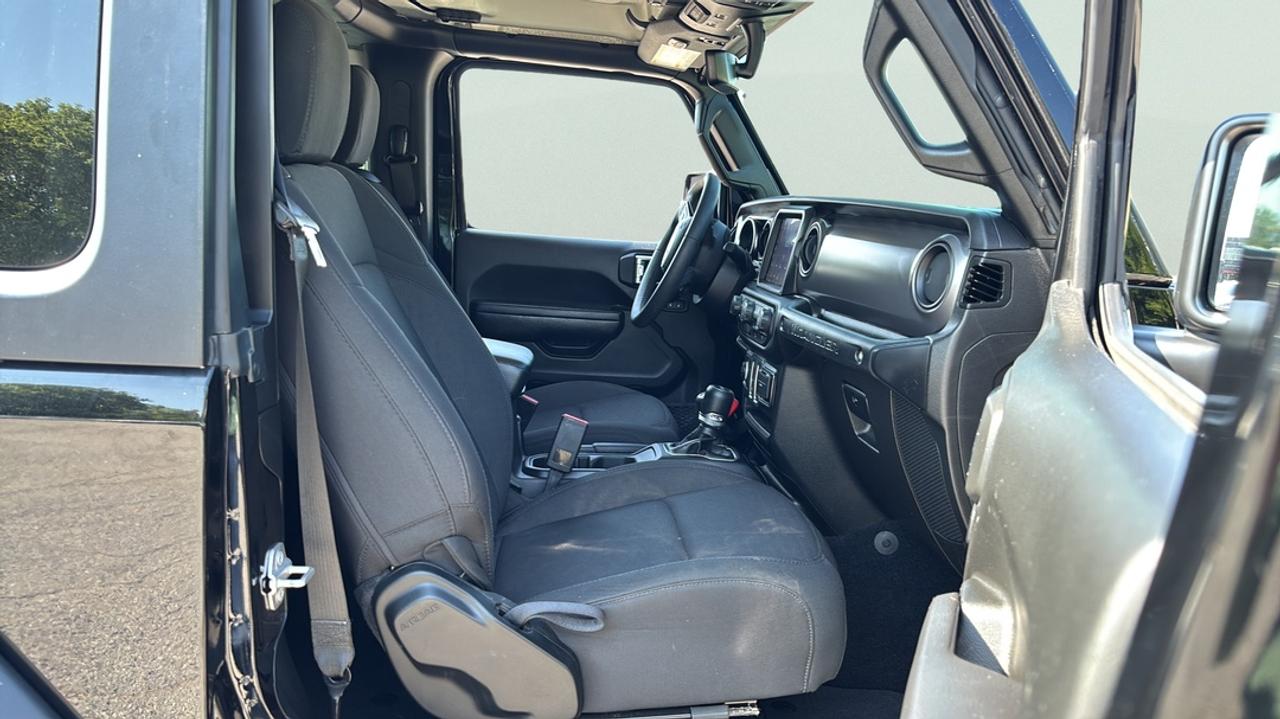 2023 Jeep Wrangler SPORTS Photo