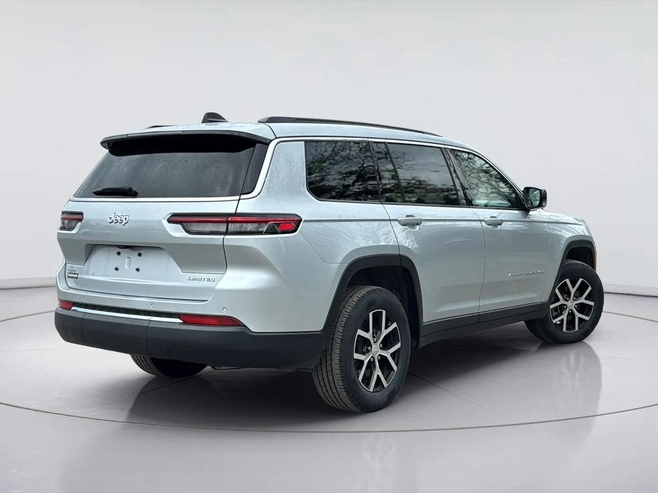 2024 Jeep Grand Cherokee L LIMITED L 7 PASSENGER Photo