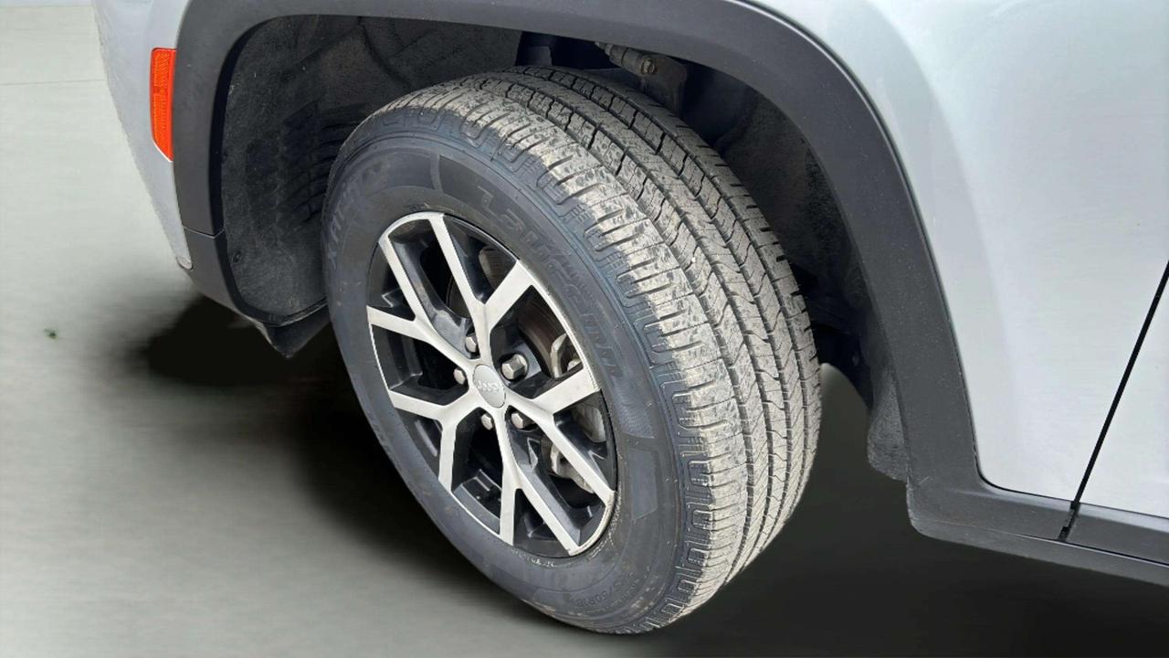 2024 Jeep Grand Cherokee L LIMITED L 7 PASSENGER Photo