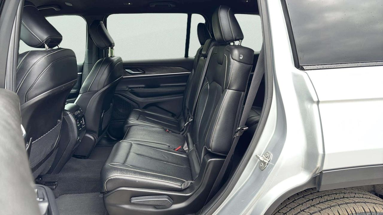 2024 Jeep Grand Cherokee L LIMITED L 7 PASSENGER Photo