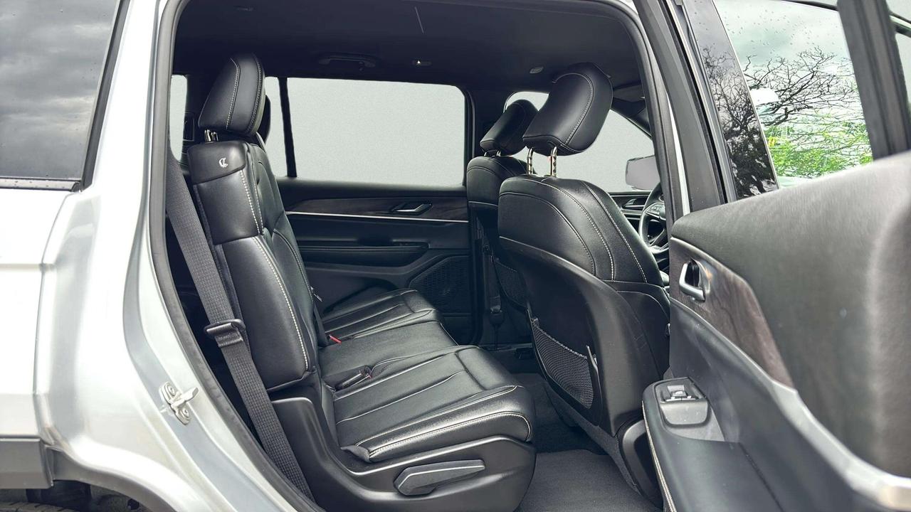 2024 Jeep Grand Cherokee L LIMITED L 7 PASSENGER Photo